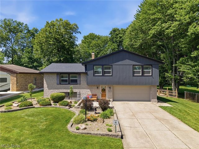 4043 Dennis Lane, Brunswick, OH 44212