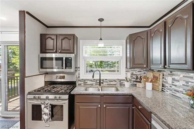4043 Dennis Lane, Brunswick, OH 44212
