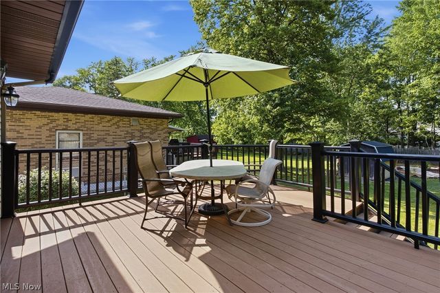 4043 Dennis Lane, Brunswick, OH 44212