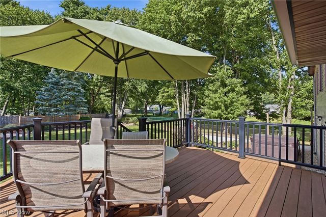 4043 Dennis Lane, Brunswick, OH 44212