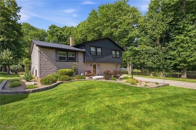 4043 Dennis Lane, Brunswick, OH 44212