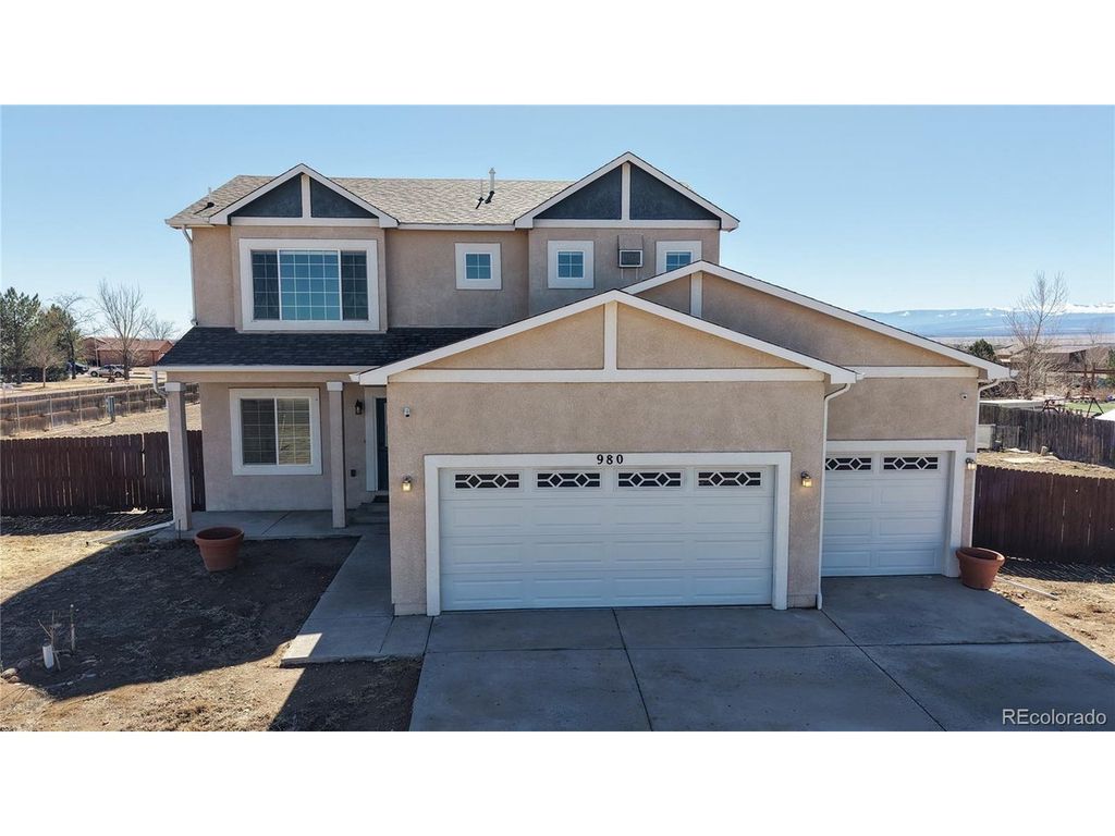 980 W El Nido, Pueblo, CO 81007