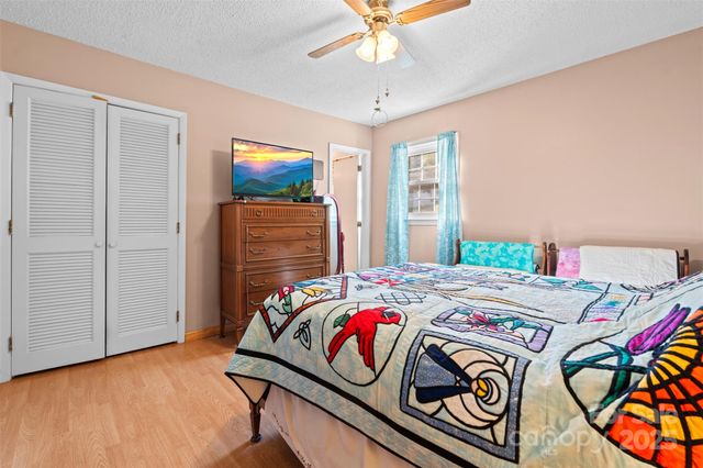 2598 Conner Circle, Lenoir, NC 28645