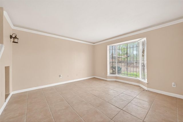 9350 Country Creek Dr 1, Houston, TX 77036