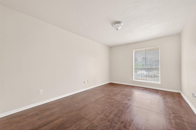 9350 Country Creek Dr 1, Houston, TX 77036