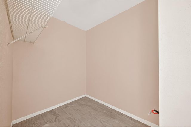 9350 Country Creek Dr 1, Houston, TX 77036