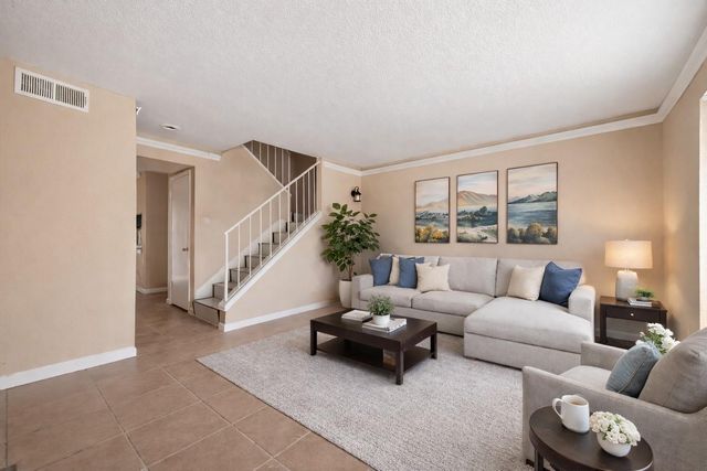 9350 Country Creek Dr 1, Houston, TX 77036