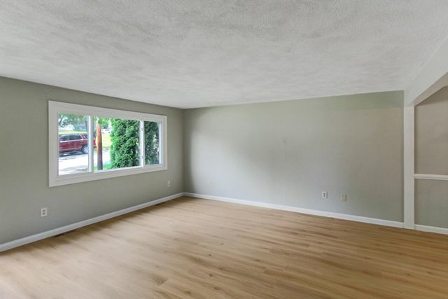 9 Judith Drive, Nashua, NH 03062
