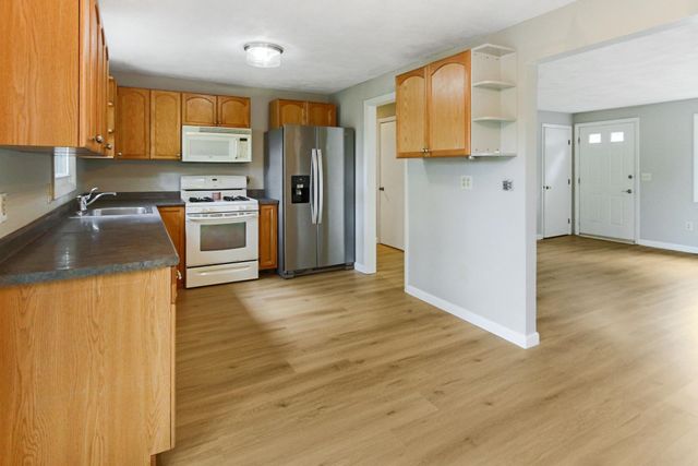 9 Judith Drive, Nashua, NH 03062