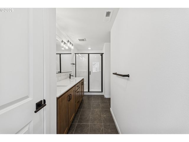 3275 Se Bend Ln, Hillsboro, OR 97123