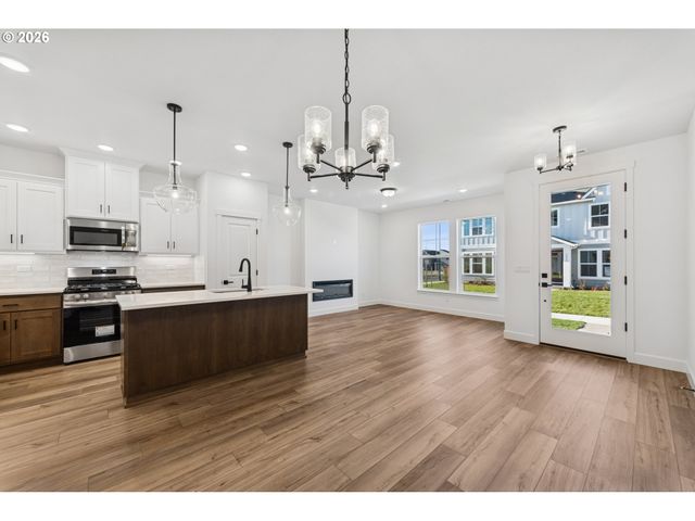 3275 Se Bend Ln, Hillsboro, OR 97123