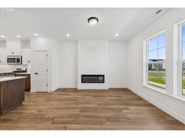 3275 Se Bend Ln, Hillsboro, OR 97123
