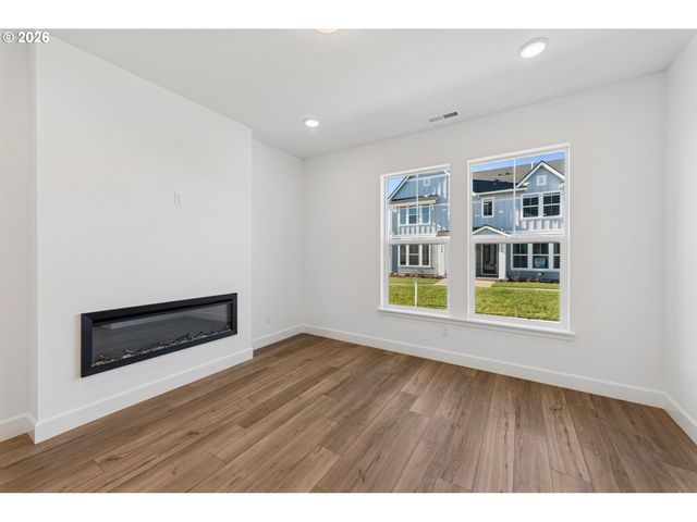 3275 Se Bend Ln, Hillsboro, OR 97123