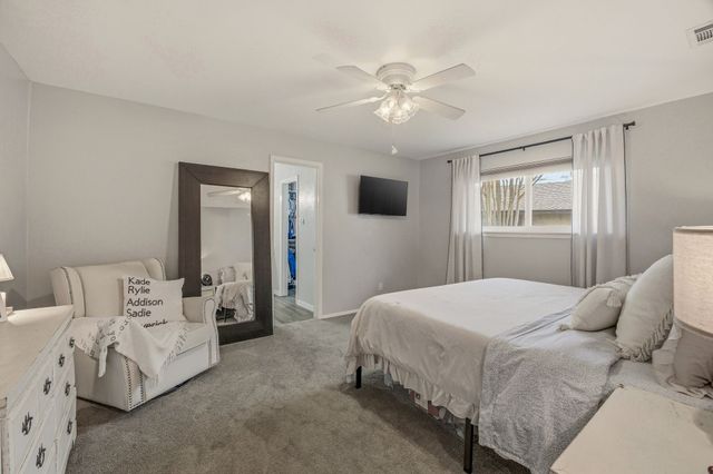 401 Meadow Ridge Drive, Cedar Hill, TX 75104