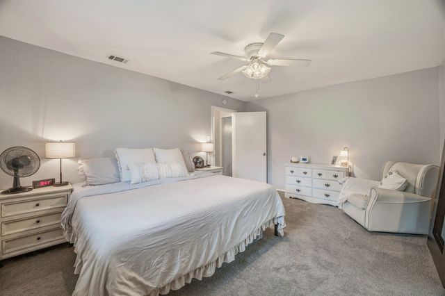 401 Meadow Ridge Drive, Cedar Hill, TX 75104