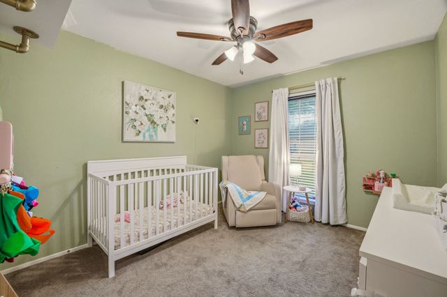 401 Meadow Ridge Drive, Cedar Hill, TX 75104