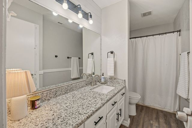 401 Meadow Ridge Drive, Cedar Hill, TX 75104