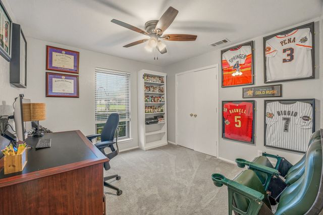 401 Meadow Ridge Drive, Cedar Hill, TX 75104