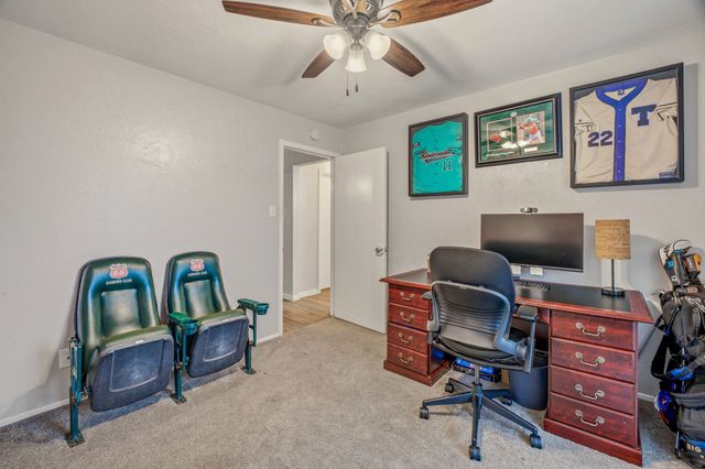 401 Meadow Ridge Drive, Cedar Hill, TX 75104