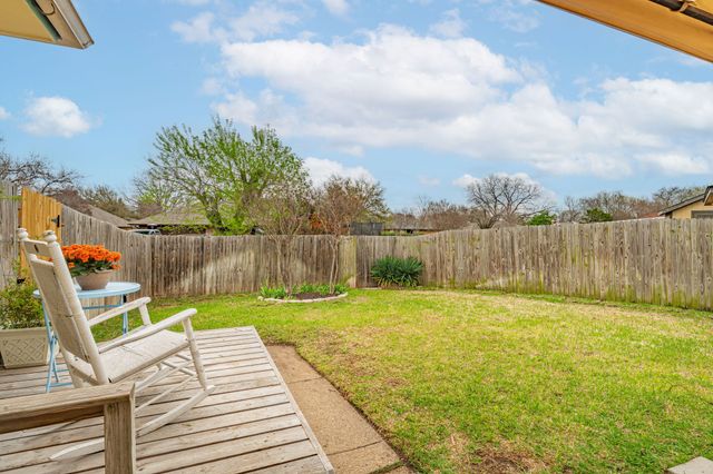 401 Meadow Ridge Drive, Cedar Hill, TX 75104