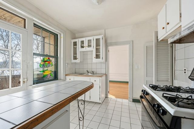 315 Tappan St 4, Brookline, MA 02446