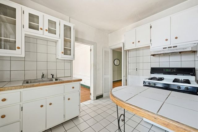 315 Tappan St 4, Brookline, MA 02446