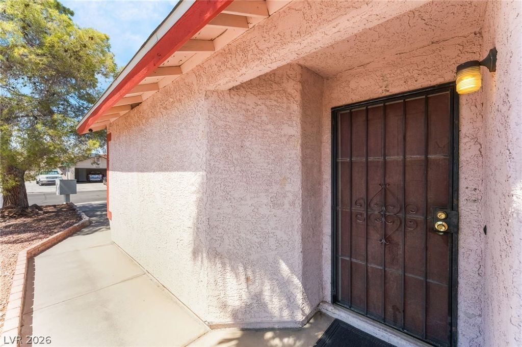1909 Plumas Court, Las Vegas, NV 89108 — photo 3