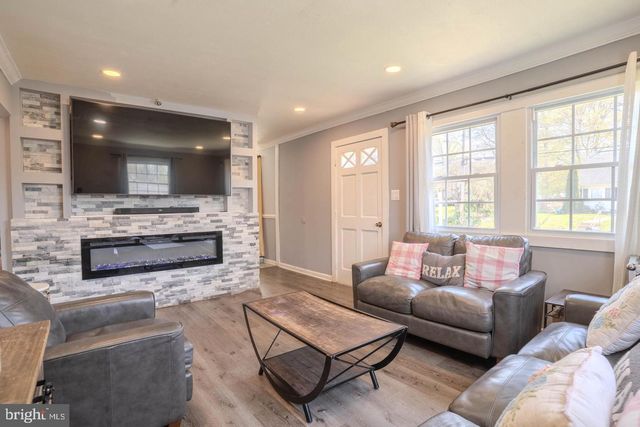 114 COLBURN DR, Manassas Park, VA 20111