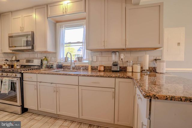 114 COLBURN DR, Manassas Park, VA 20111