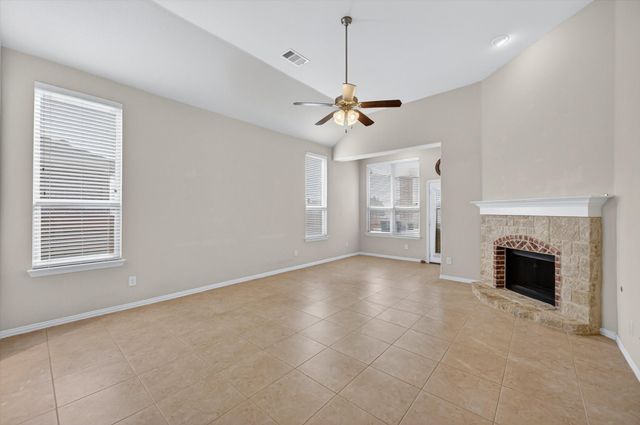 640 Ricochet Drive, Fort Worth, TX 76131