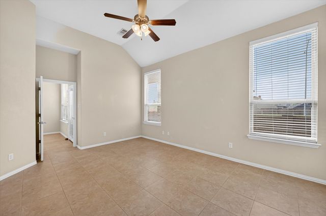 640 Ricochet Drive, Fort Worth, TX 76131