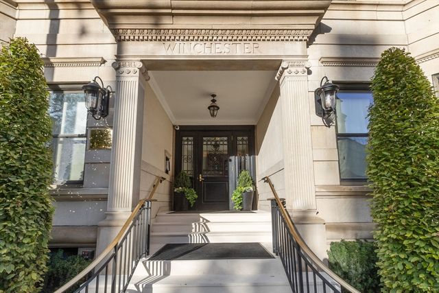 5 Winchester 401, Brookline, MA 02446