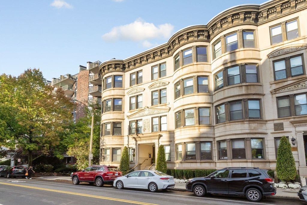 5 Winchester 401, Brookline, MA 02446