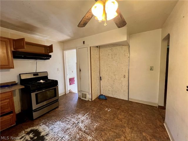 21670 Ivan Avenue, Euclid, OH 44123
