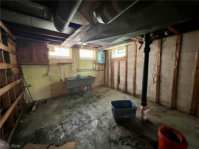 21670 Ivan Avenue, Euclid, OH 44123