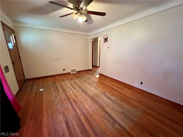 21670 Ivan Avenue, Euclid, OH 44123