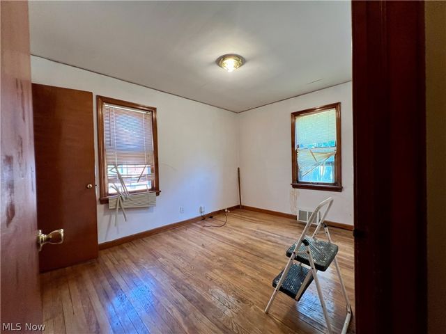 21670 Ivan Avenue, Euclid, OH 44123