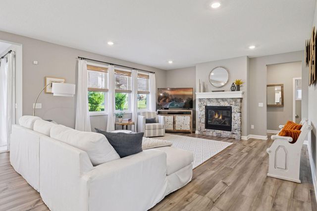 6426 Agate Trail, Inver Grove Heights, MN 55077