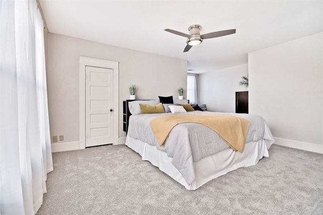 452 SW B Street, Bentonville, AR 72712