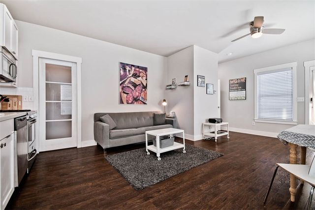 452 SW B Street, Bentonville, AR 72712