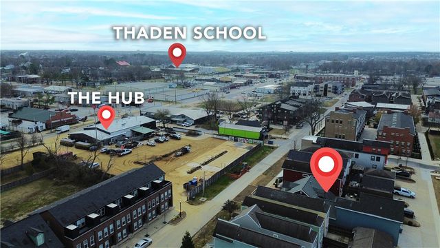 452 SW B Street, Bentonville, AR 72712