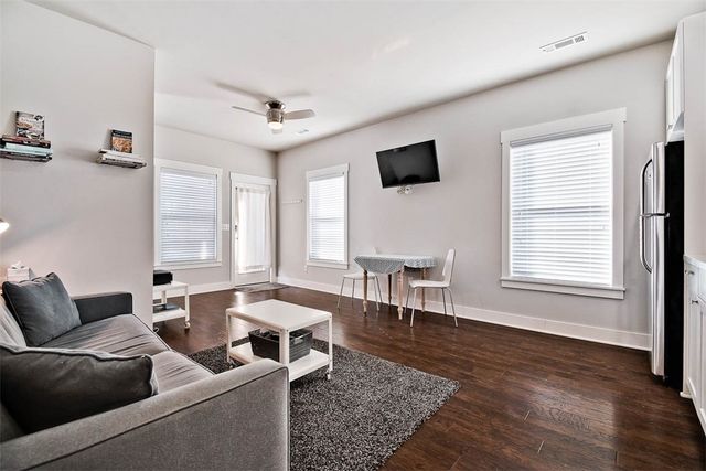 452 SW B Street, Bentonville, AR 72712