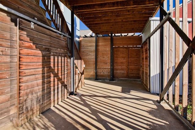 452 SW B Street, Bentonville, AR 72712