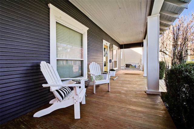 452 SW B Street, Bentonville, AR 72712