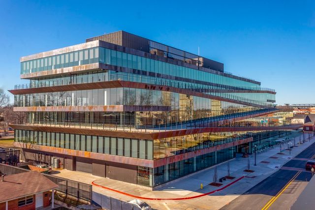 452 SW B Street, Bentonville, AR 72712