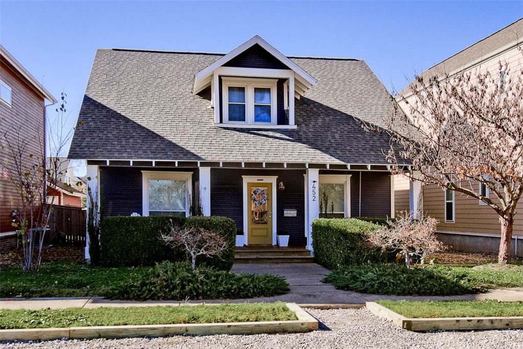 452 SW B Street, Bentonville, AR 72712