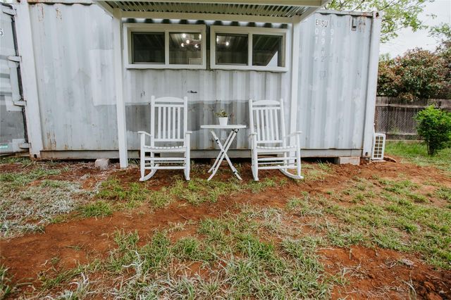 604 W Pecan ST, Johnson City, TX 78636