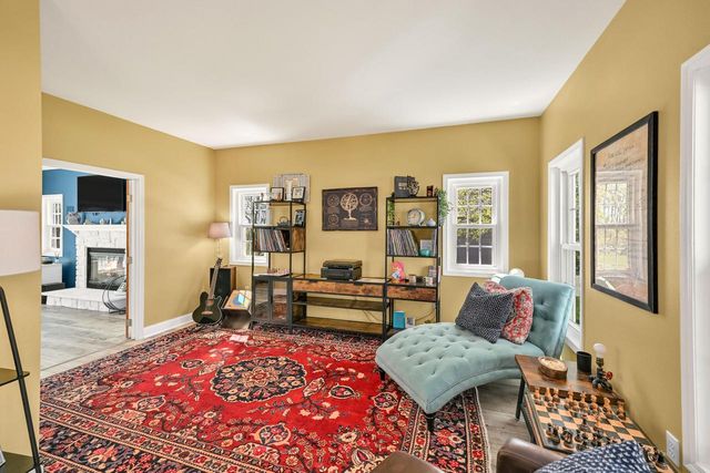 W262N2438 Deer Haven DRIVE, Pewaukee, WI 53072