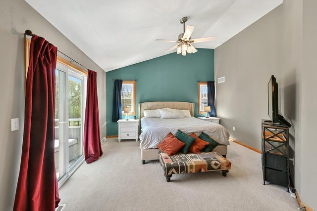 W262N2438 Deer Haven DRIVE, Pewaukee, WI 53072