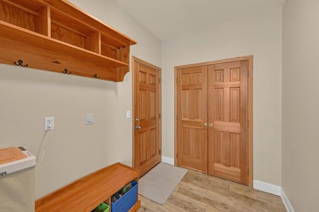 W262N2438 Deer Haven DRIVE, Pewaukee, WI 53072